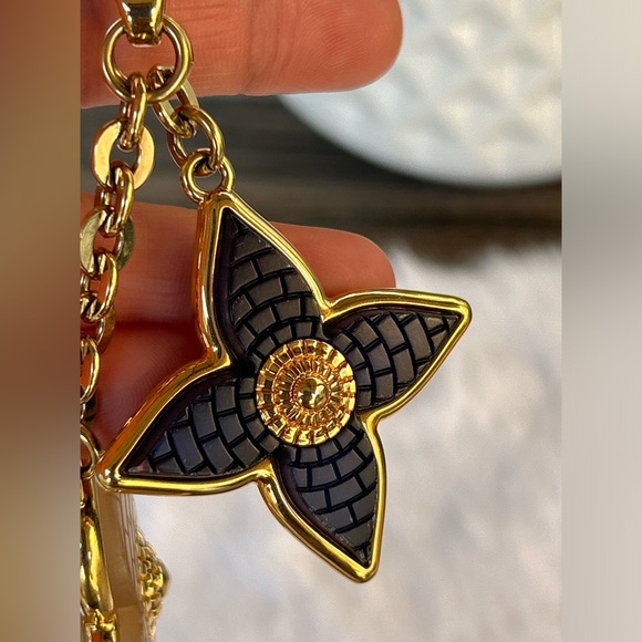 Flower Mosaic Blue Key Ring/Bag Charm - Picture 4 of 16